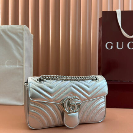 MARMONT MEDIUM SHOUDER BAG 26 IN SILVER PATENT