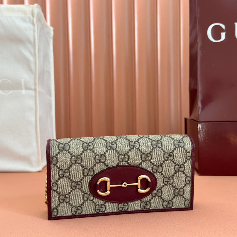 img_89648692_20241201_i1733044972_2631_1_jpg_1800x1800_9b5cfbb7-4ad1-499c-90b1-cd4ca3f6adfb.jpg HORSEBIT 1955 WALLET ON CHAIN 19 IN BEIGE DARK BROWN NEW GG AND ROSSO ANCORA RED - Image 1