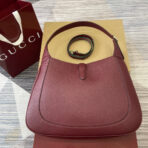 JACKIE LARGE SHOULDER BAG 40 IN BURGUNDY RED  GOLD HARDWARE - Image 4