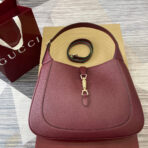 JACKIE LARGE SHOULDER BAG 40 IN BURGUNDY RED  GOLD HARDWARE