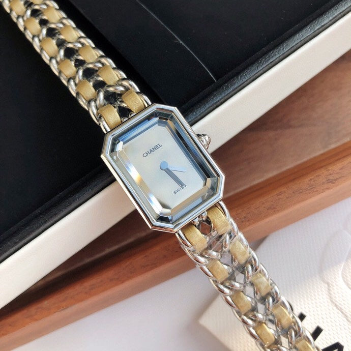 wsxc1705424559974_4_1800x1800_74430371-a42c-4562-95cc-673ee725f329.jpg PREMIERE ROCK SILVER CASE BEIGE LEATHER - Image 1